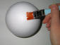 Applicazione gesso acrilico su sfera in polistirolo per decoupage